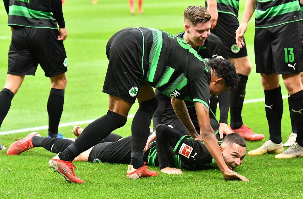  阿雅克肖创造奇迹，升班马首胜点燃保级希望